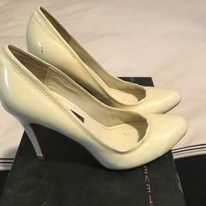 STEVEN white patent leather pumps